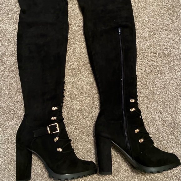 New Luxe Black Thigh High Faux Suede Lace Up Boots Chucky Heel/ 9.5 - Picture 2 of 7